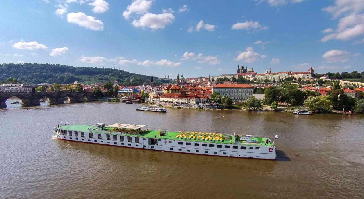 Praha – loď