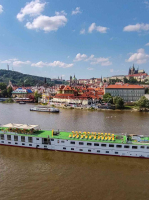 Praha – loď